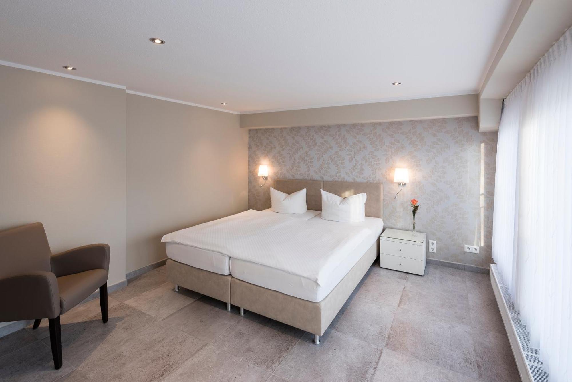 Appartements Am Kleeblatt Вупертал Екстериор снимка